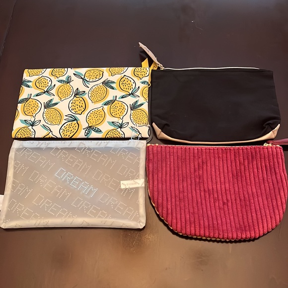 Set of 4 Ipsy Makeup Bags - Picture 2 of 8